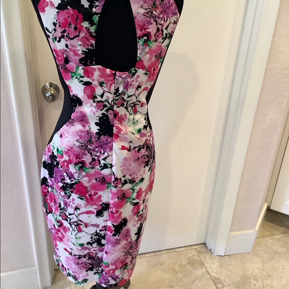 Flowered Summer Dress Open Back - image 2